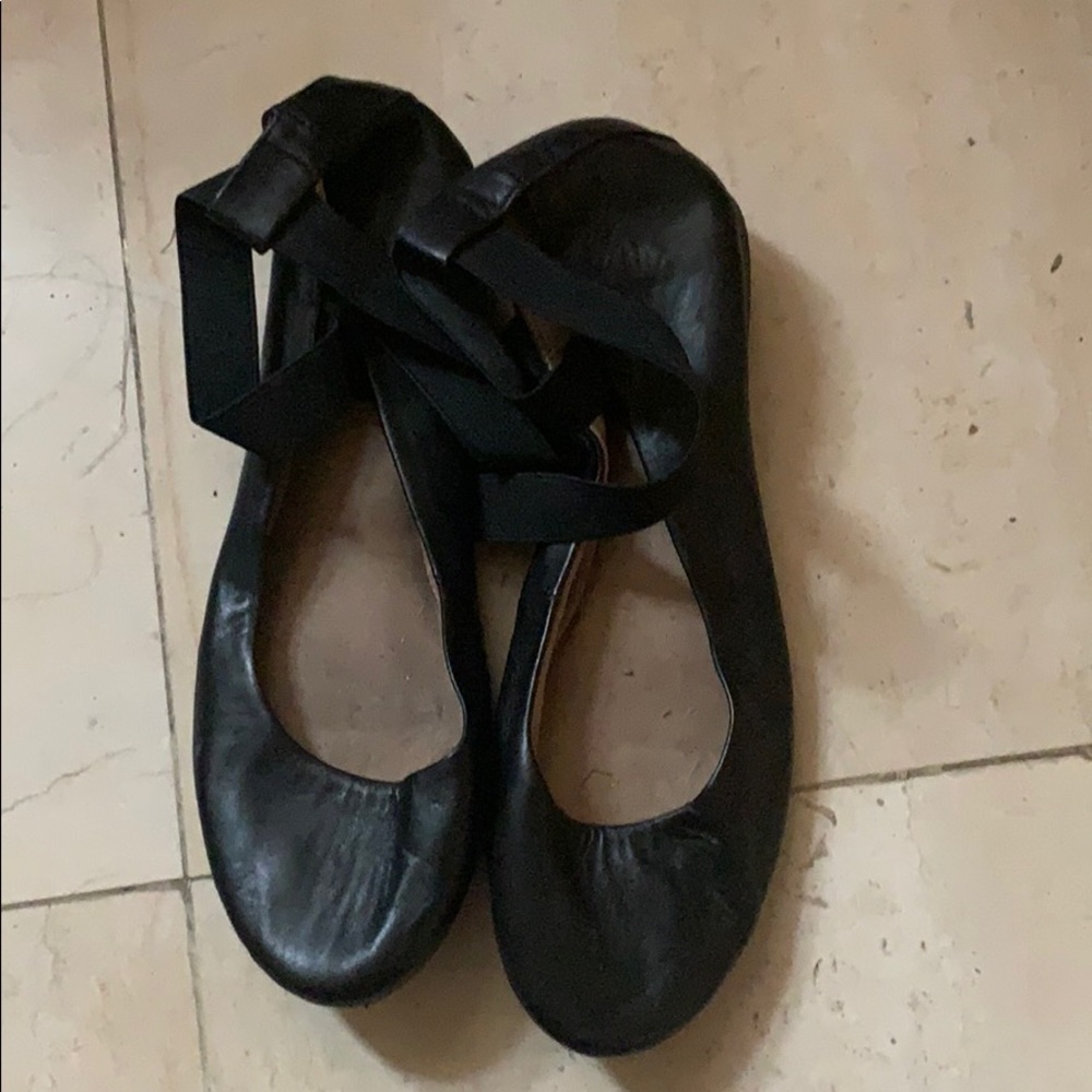 Black ballet flats